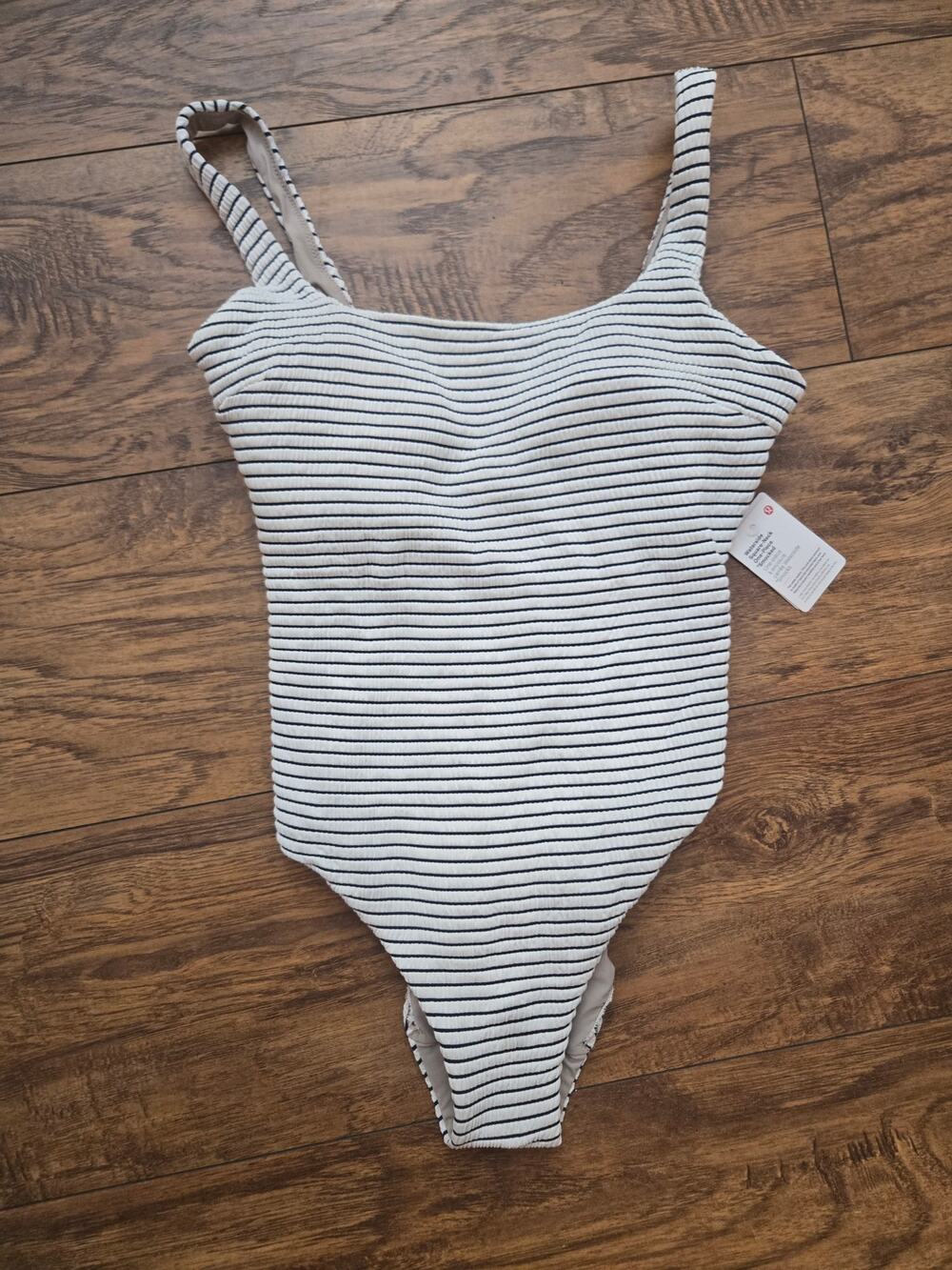 lululemon Waterside Square Neck Smocked One Piece Swimsuit Size 6 Navy White NWT